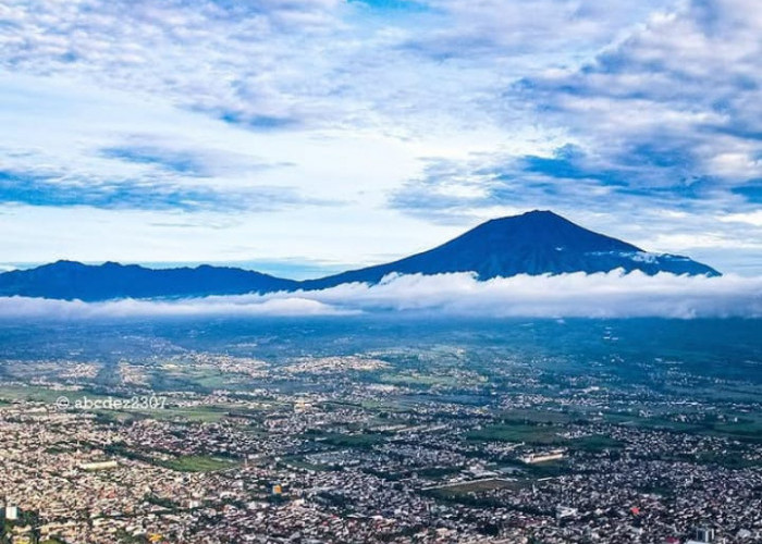 5 Gunung Angker di Indonesia, Dijadikan Tempat Pesugihan dan Memiliki Cerita Mistis Mencekam!