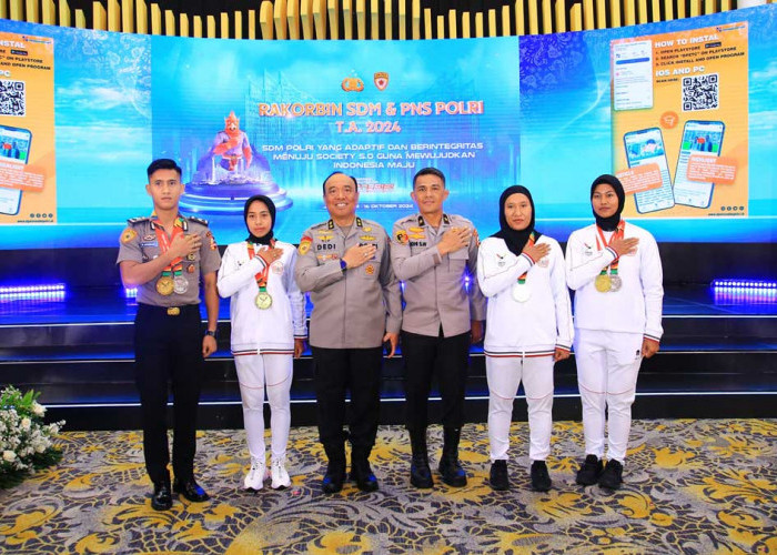 Polri Beri Penghargaan Pin Emas Untuk Atlet Polri Berprestasi di PON XXI Aceh-Sumut