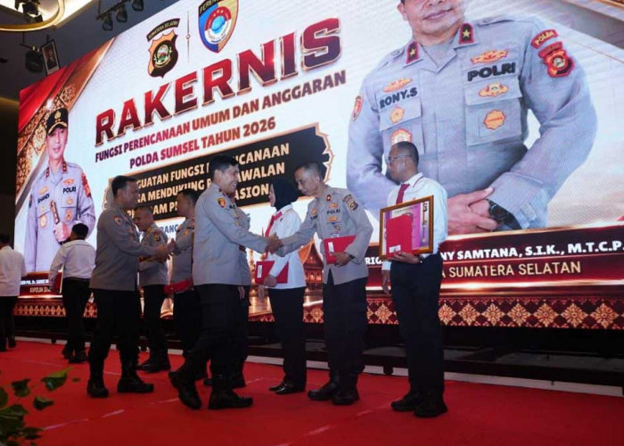 Gelar Rakernis di Hotel The Zuri, Polda Sumsel Beri Penghargaan Bergengsi untuk Jajaran Polres Terbaik
