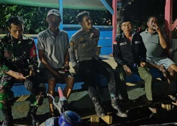 Babinsa Koramil 405-05 Pendopo Patroli Keliling Poskamling Antisipasi Kerawanan Jalinsum