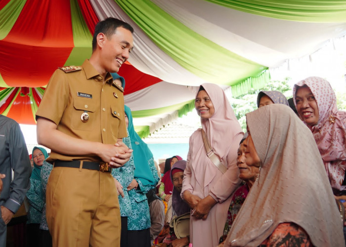 Permudah Masyarakat, Bupati Muchendi Buka Layanan Terpadu di Kecamatan