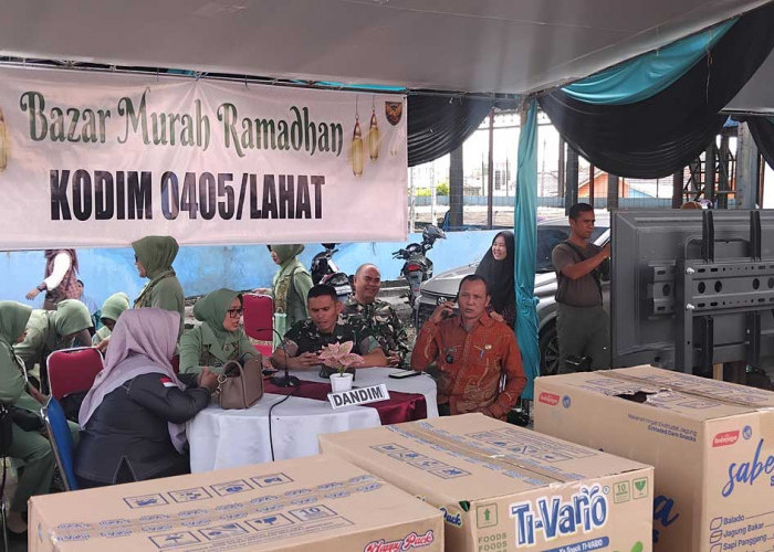 Rela Antre Berjam-jam! Warga Lahat Serbu Bazar Murah Ramadan Kodim 0405 dan Disperindag