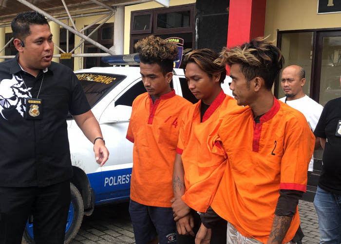 Tiga Pemuda di Palembang Terciduk Polisi Curi Motor 