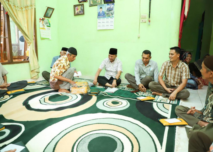 Alhamdulillah, Giliran Para Lansia di Kecamatan Plakat Tinggi Dapat THR Dari PJ Bupati Muba