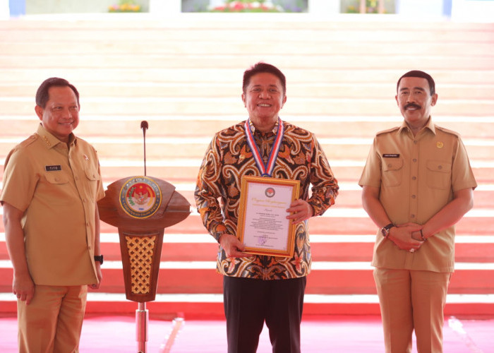 Selamat! Gubernur Sumsel Dianugerahi Kartika Pamong Praja Madya oleh Rektor IPDN Disaksikan Mendagri