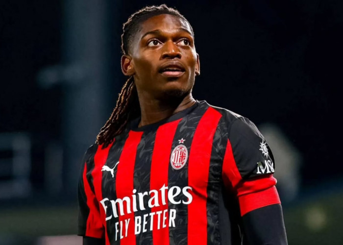 Keputusan Agen Jorge Mendes Menawarkan Jasa Rafael Leao ke Roma Terasa Seperti Tindakan Putus Asa.