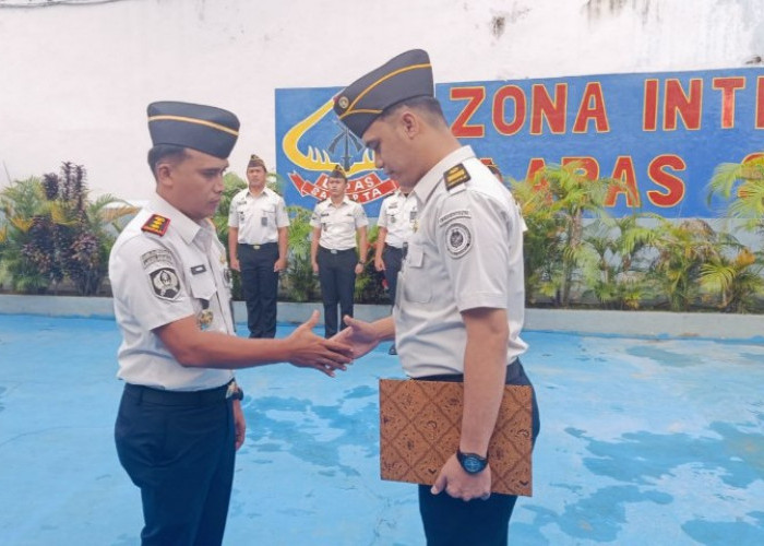 Kalapas Sekayu Pimpin Langsung Penyematan Tanda Kenaikan Pangkat Pegawai