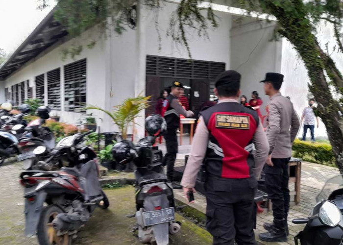 Wujud Toleransi! Polisi Gabungan Jaga Ketat Ibadah Natal Mahasiswa Kristen Unsri di Ogan Ilir