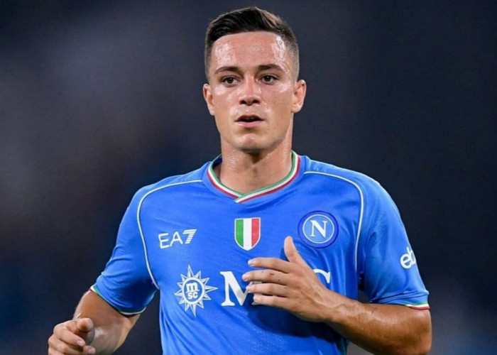 Lecce 0-1 Napoli: Raspadori Tampil Gemilang Membuat Posisi Inter Semakin Tertekan