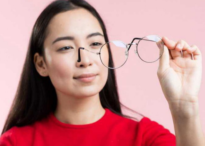 Kesal dengan Kacamata Berembun? Ini 8 Solusi Mengatasi Kacamata yang Berembun saat Menggunakan Masker! 