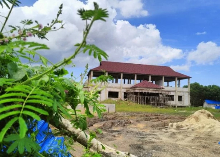 Negara Tekor, Pembangunan Gedung Olahraga di Kalimantan Selatan Tak Kunjung Selesai, Bangunannya Kini Roboh