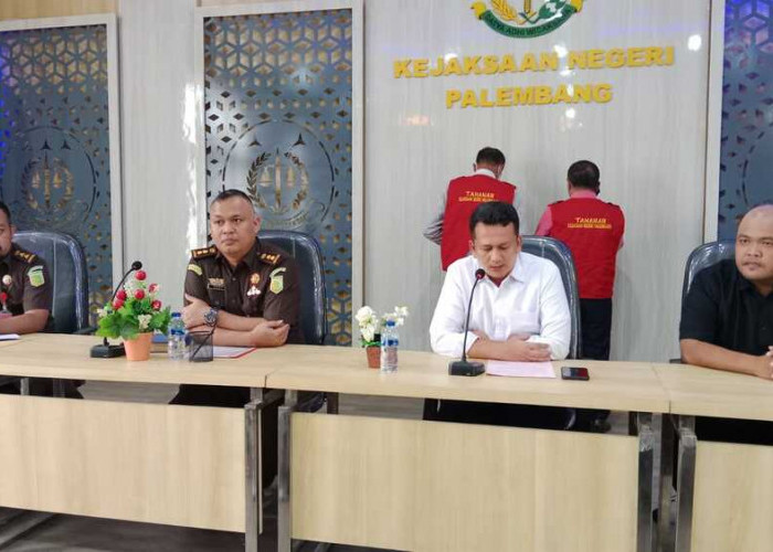 Ditetapkan Tersangka Dugaan Korupsi, Mantan Kepsek SMAN 19 Palembang Langsung Ditahan