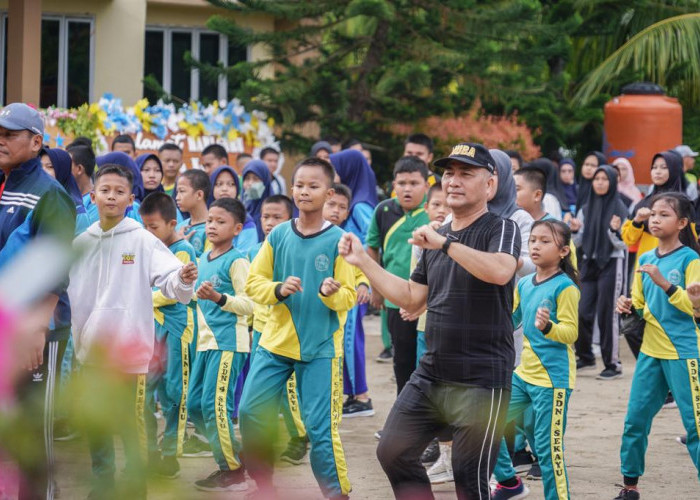 Keseruan Pj Bupati Muba Jalan Santai dan Senam Pagi Bareng Pelajar di SMA 1 Sekayu