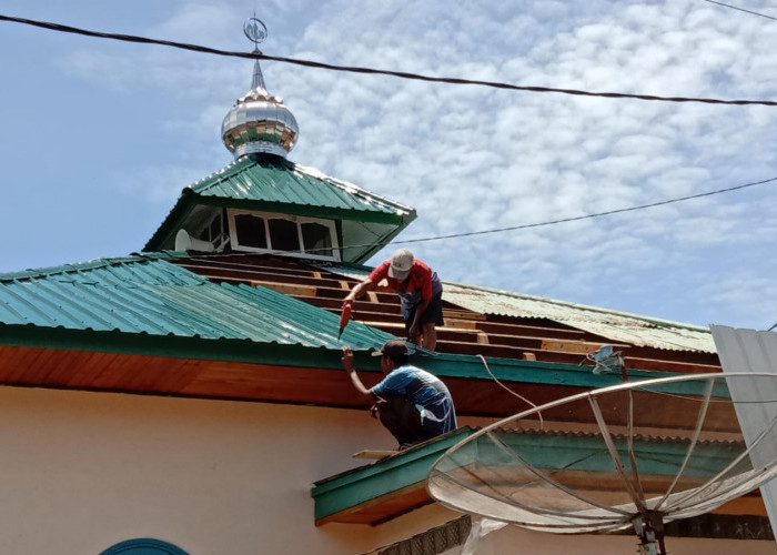  Atap Masjid Nurul Iman Kini Semakin Hijau