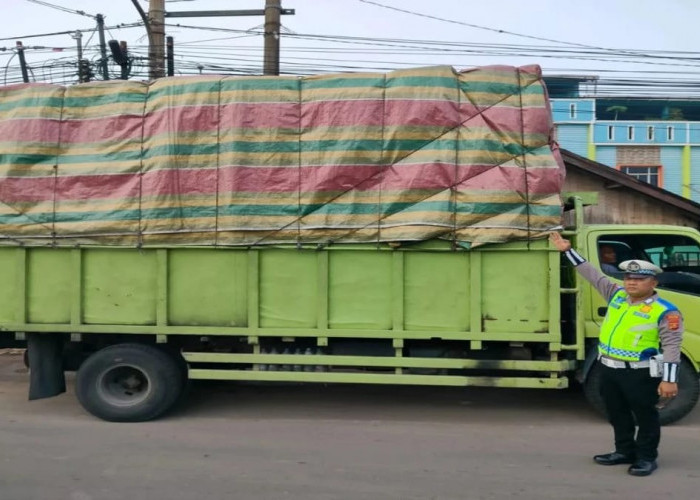 Puluhan Truk Odol Ditilang saat Melintas di Jalan Lintas Palembang-Prabumulih, Demi Keselamatan Pengendara