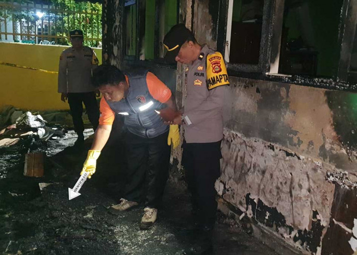 2 Kebakaran Dalam Semalam, Warga Prabumulih Panik Lihat Api di Makam dan Sekolah