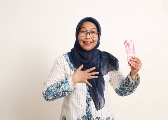 SUMRINGAH! Guru Honorer Dapat Insentif Tambahan Rp100 Ribu