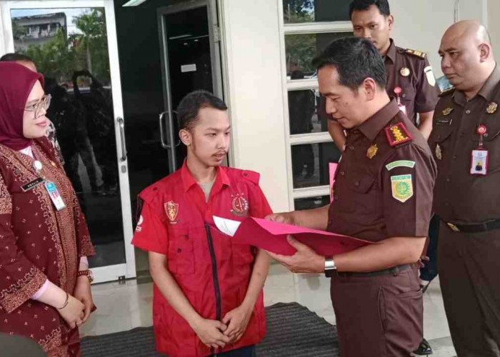 Kasus Pertama di Sumsel! Pelaku Penggelapan Lolos Penjara, Diganti Kerja Sosial 2 Bulan