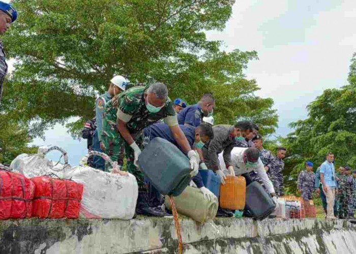 Lanal Aru Musnahkan 1.000 Liter Miras Jenis Sopi Tak Bertuan, Siapa yang Punya?