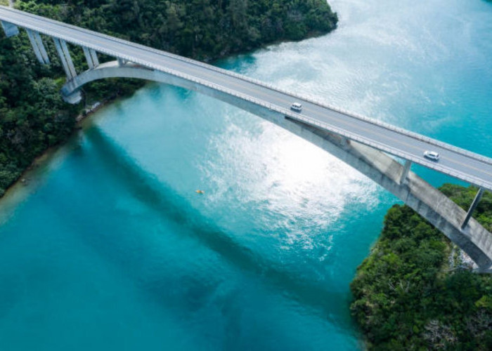 TERBUKTI! Ini Sumpah Jokowi Membangun Papua, Jembatan Youtefa Pecahkan 2 Rekor MURI