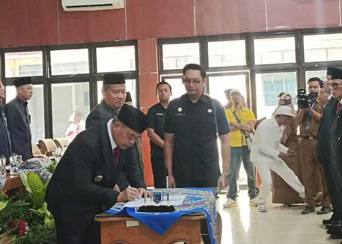 Bupati Bursah Zarnubi Lantik Sekda Baru dan 12 Pejabat Strategis, Cek Daftar Namanya