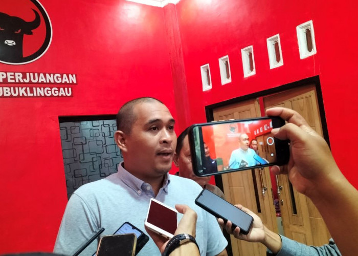 H. Rustam Effendi Ambil Formulir Pendaftaran Balon Cawako di DPC PDI Perjuangan Lubuklinggau