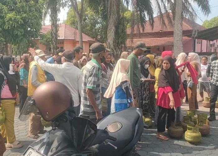 Keadaan Ekonomi Makin Menjepit, 560 Tabung Gas Elpiji dan 2 Ton Beras Ludes Diserbu Emak-Emak di Martapura