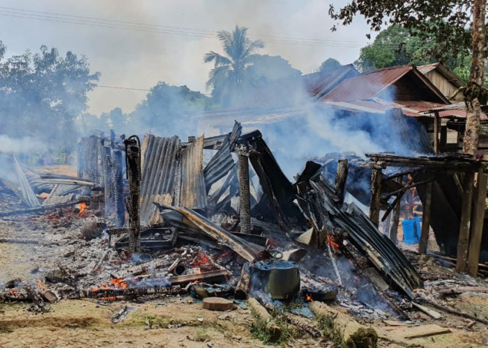 Ditinggal Ambil BLT di Sekayu, Rumah Warga Sungai Keruh Terbakar