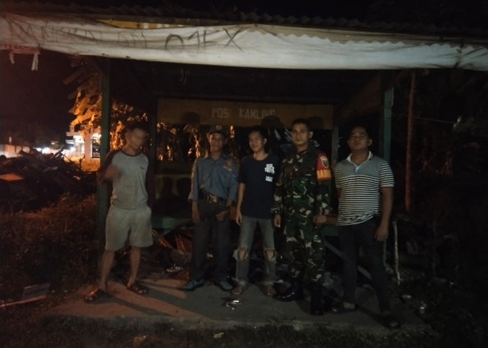 Babinsa Patroli Siskamling Bersama Warga, Bukti Nyata TNI Dekat dengan Rakyat