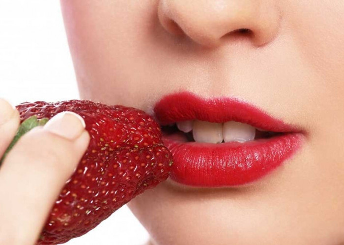 Bibir Gelap dan Pecah-pecah? Ini Dia 6 Tips Mencerahkan Bibir Merah Alami