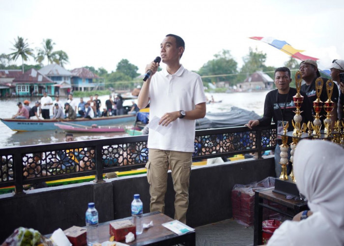 SERU! Warga Pedamaran Antusias Saksikan Lomba Kebut Perahu Muchendi - Supriyanto