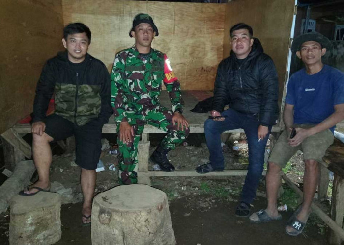 Warga Pagaralam Tenang Beribadah, Babinsa dan Komponen Masyarakat Kompak Jaga Siskamling Hingga Gang Sempit