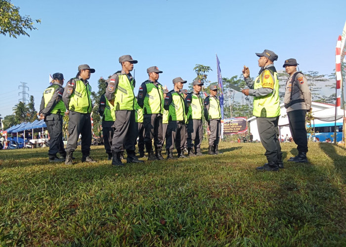 Pagi yang Hangat di Cukil: Kolaborasi Linmas dan Polri Sukseskan Pembukaan TMMD ke-129