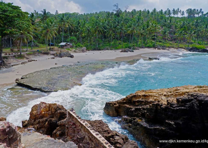 Pantai Marina Lampung, Destinasi Wisata Pantai yang Menggoda di Ujung Barat Lampung