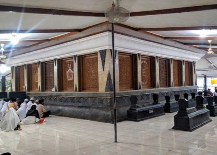 5 Wisata Religi di Jawa Tengah, Mulai dari Makam Ulama Wali Songo Hingga Pahlawan Emansipasi Wanita