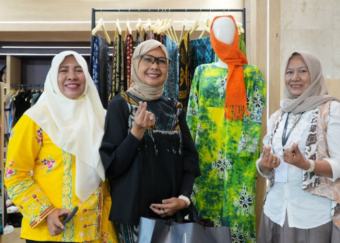 Dari Tapis, Batik Kujur hingga Songket Silungkang, PTBA Pamerkan Wastra Nusantara di INACRAFT 2026