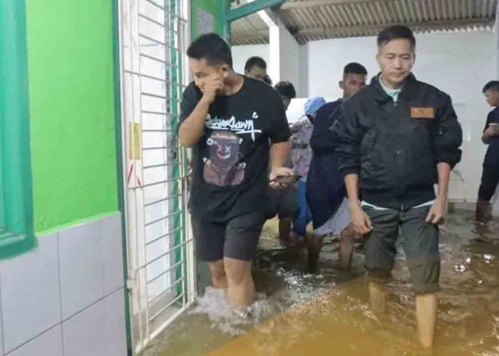 Kota Palembang Dikepung Banjir, Pemkot Palembang Siapkan Stasiun Pompa Air Antisipasi Genangan Air Hujan