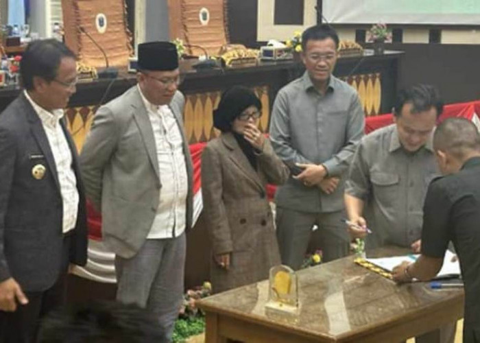 HARU! Begini Suasana Rapat Terakhir Anggota DPRD OKI Periode 2019-2024