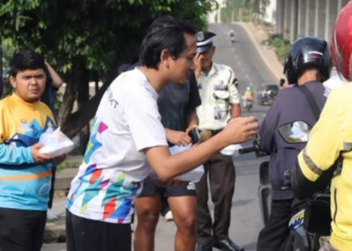PLN Icon Plus Sumbagsel Gelar Program Jumat Berkah, Wujudkan Kepedulian Sosial Melalui Berbagi Makanan Gratis