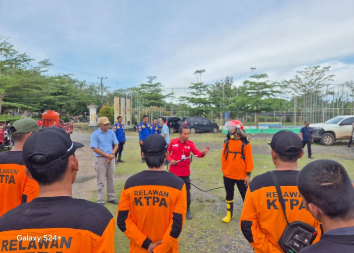 SIAGA KARHUTLA! PT Sampoerna Agro Perkuat KTPA Dabuk Makmur dan Balian