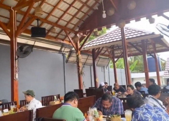 Tempat Makan Ini Hits di Empat Lawang, Paduan Suasana Alami dengan Menu Jawa dan Sumatera