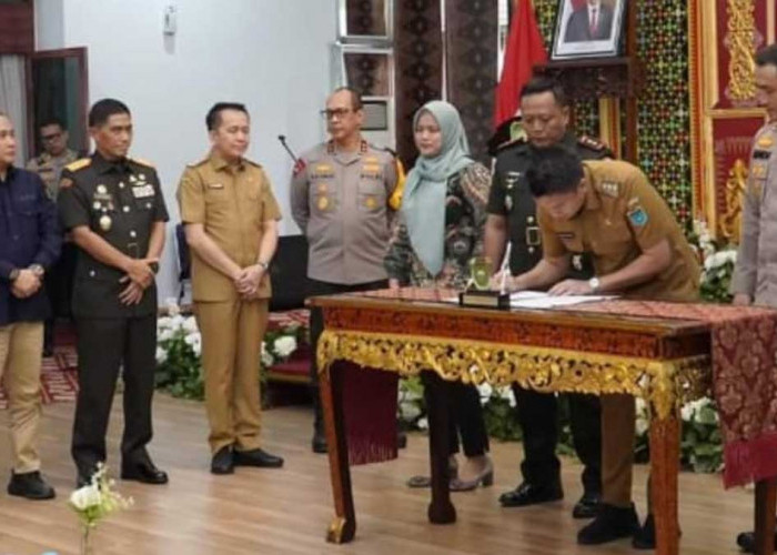 Resmi, Bupati Ogan Ilir Lakukan Penandatanganan NPHD Pilkada Serentak