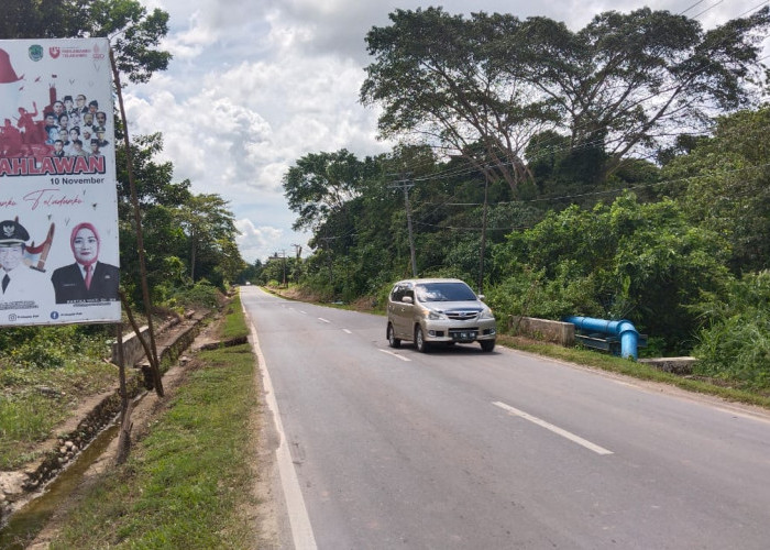 Jalan Amblas di Talang Ubi, Pengguna Jalan Harus Berhati-hati