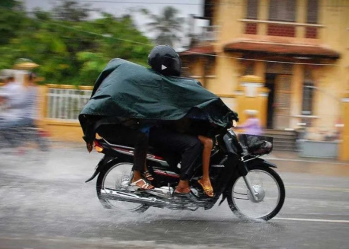 Berbahaya! Polisi Larang Penggunaan Jas Hujan Ini Bagi Pemotor, Kok Bisa?