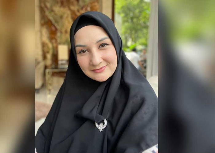Mona Ratuliu Bagikan Potret Kenakan Hijab, Banjir Dukungan Rekan Artis