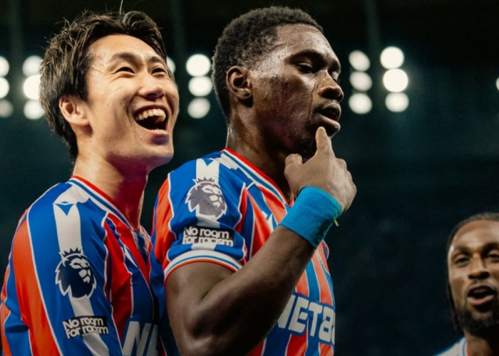 Tottenham 1-3 Crystal Palace: Dua Gol Sarr Membuat Spurs Berada di Pinggir Jurang Degradasi