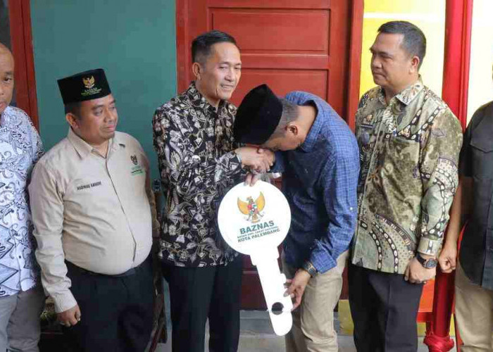 Faisal Lebaran di Rumah Baru dari Pj Walikota Palembang Ratu Dewa, Dulu Korban Kebakaran