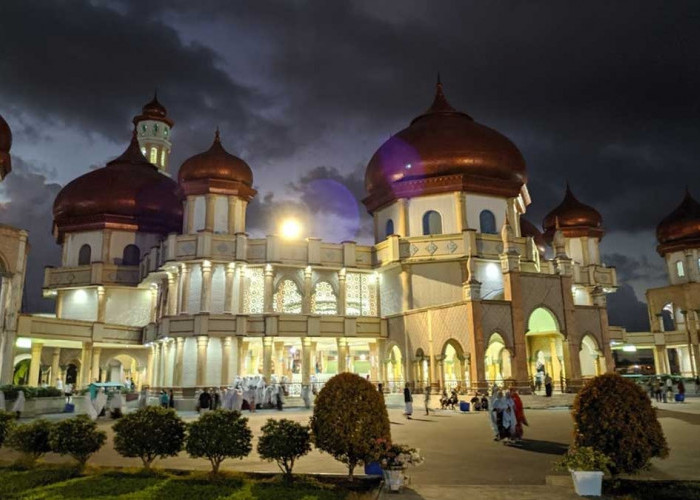 Masjid Termegah di Meulaboh Aceh Ini Miliki Kubah yang Besar, Gambaran Keindahan Arsitektur Islam Modern