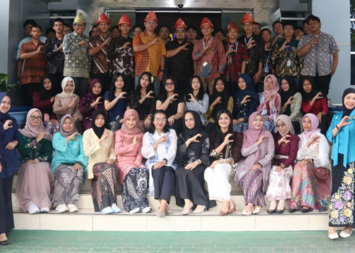 PLN Icon Plus Sumbagsel Peringati Hari Kebaya Nasional dengan Mengenakan Busana Tradisional Nusantara