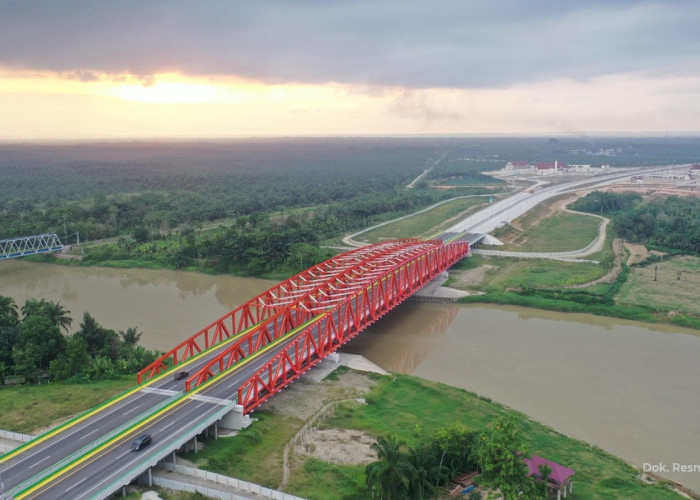 Tekan Totem Sensor, Jokowi Resmikan 2 Ruas Tol di Sumut yang Menelan Dana Belasan Triliun